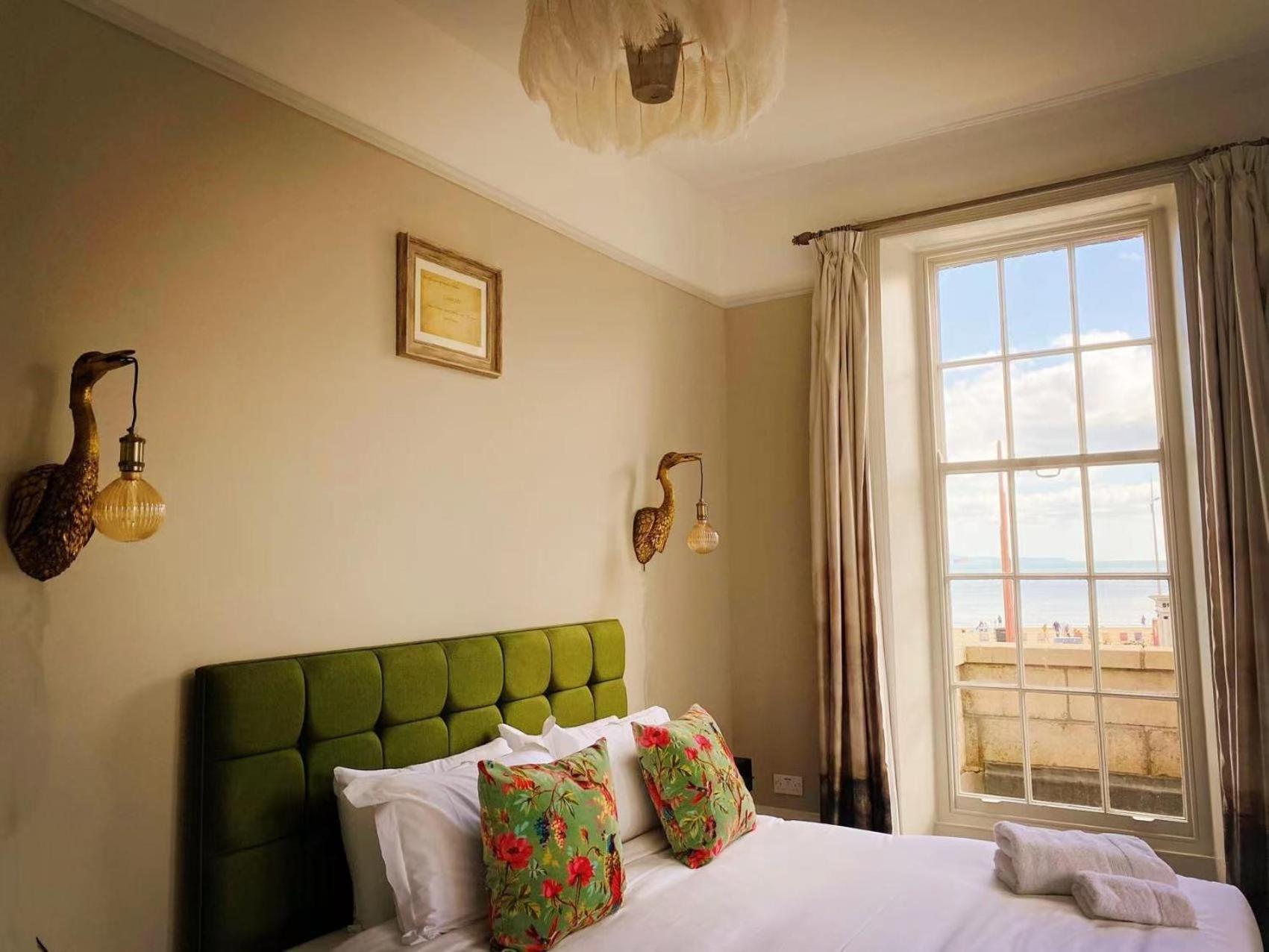 Hotel Chapter 1 Weymouth